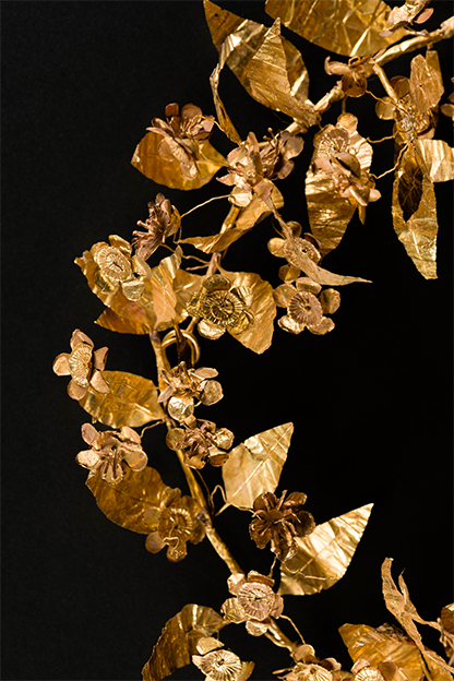 Detail of a wreath made of gold