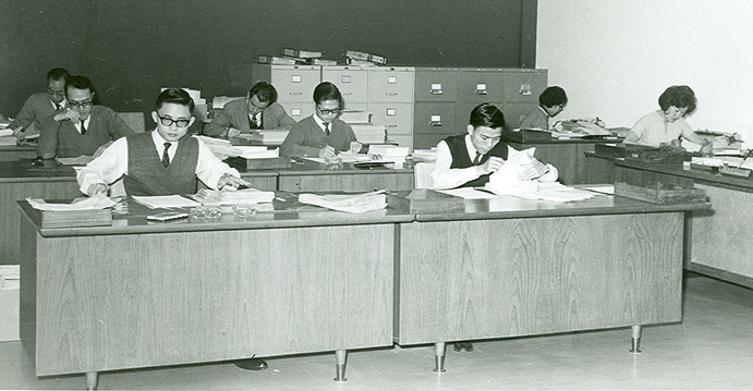 Bank of America staff in Hong Kong office 