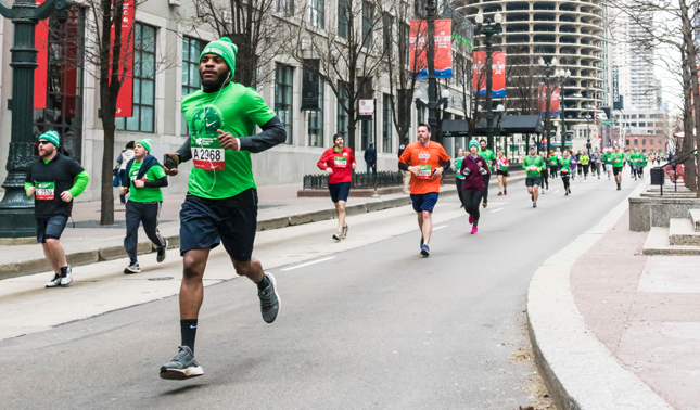 A group of ShamrockShuffle runners in Chicago