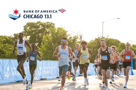 A group of athletes running in the Bank of America Chicago 13.1